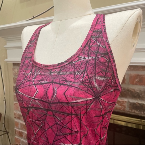 Nike DriFit pink patterned athletic racerback tank top / M / Excellent condition - Picture 12 of 13